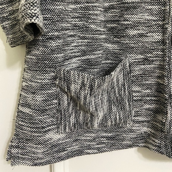 Chicos Weekends Textured Tunic Women's Size 2/Med 3/4 Sleeve Pocket NWOT - Picture 4 of 6